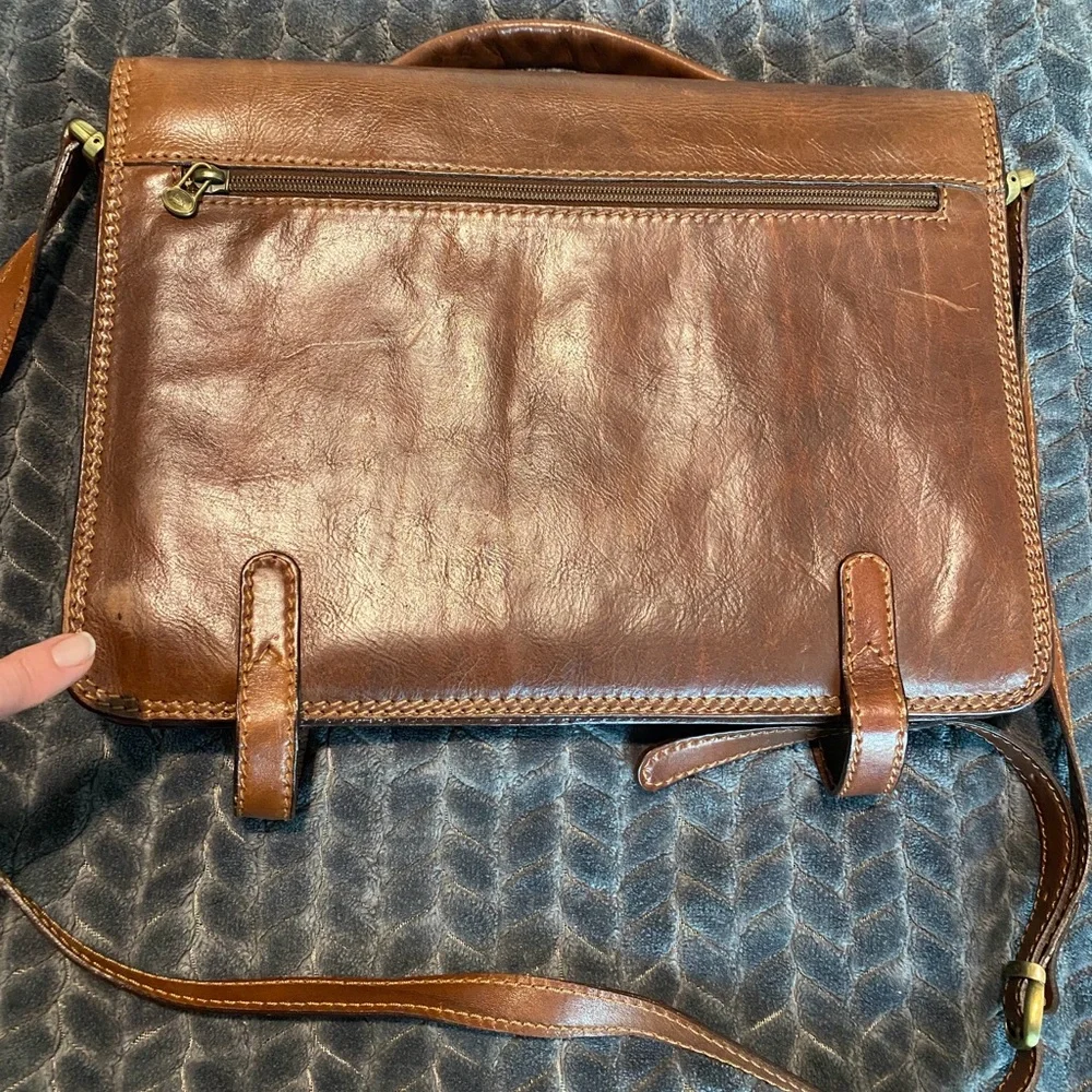 The bridge brown leather laptop satchel. EUC